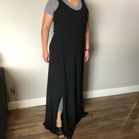 Show Me Your MuMu Kendall Soft V-back A-line Gown - Picture 2 of 8